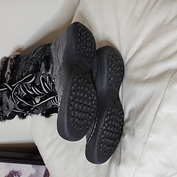 NEW Muk Luk Gwen Snowboots Rubber Tread Lace Up Style Spring Boots Tall Winter - Picture 10 of 15